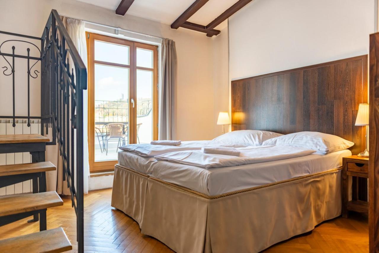 Janáčkovo Nábřeží 19 - Riverside Apart-hotel Praga