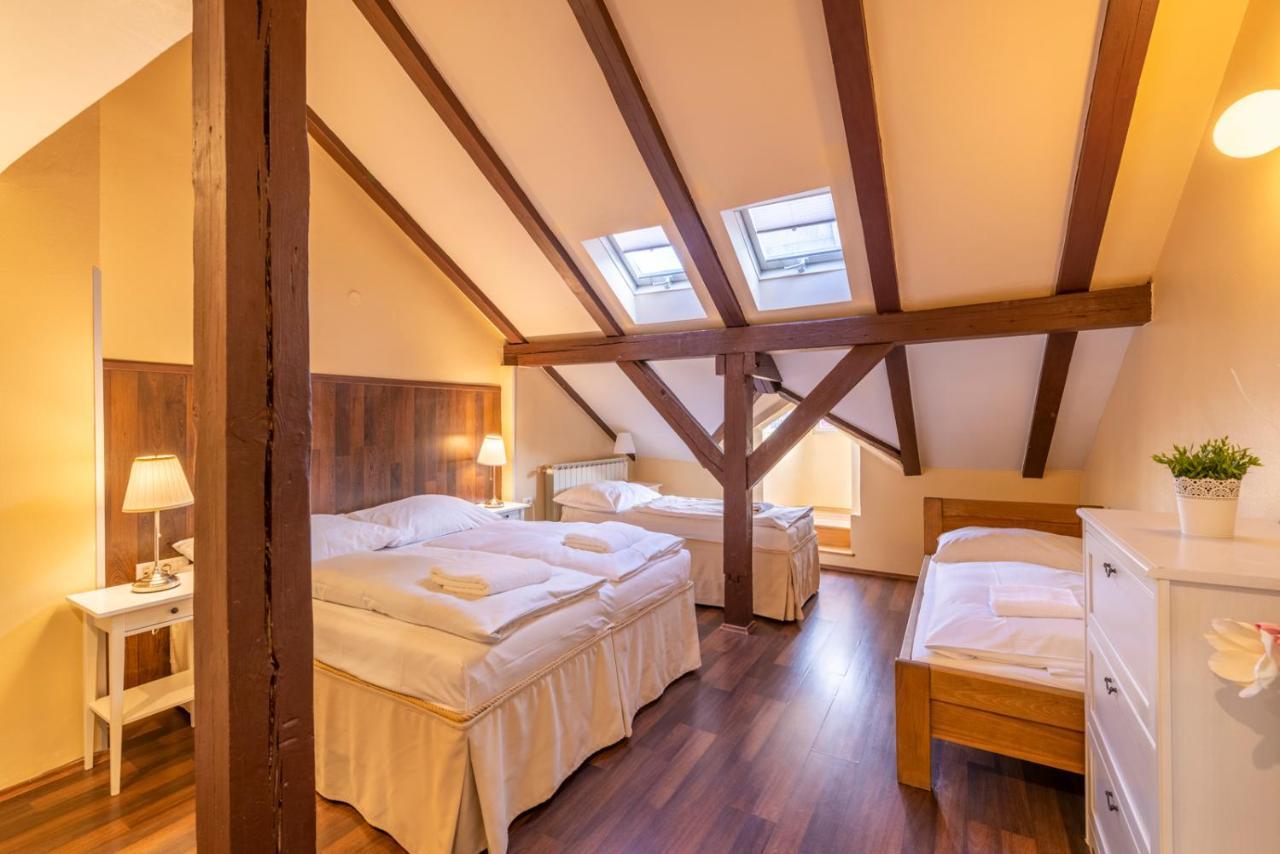 Apart-hotel Janáčkovo Nábřeží 19 - Riverside 4*