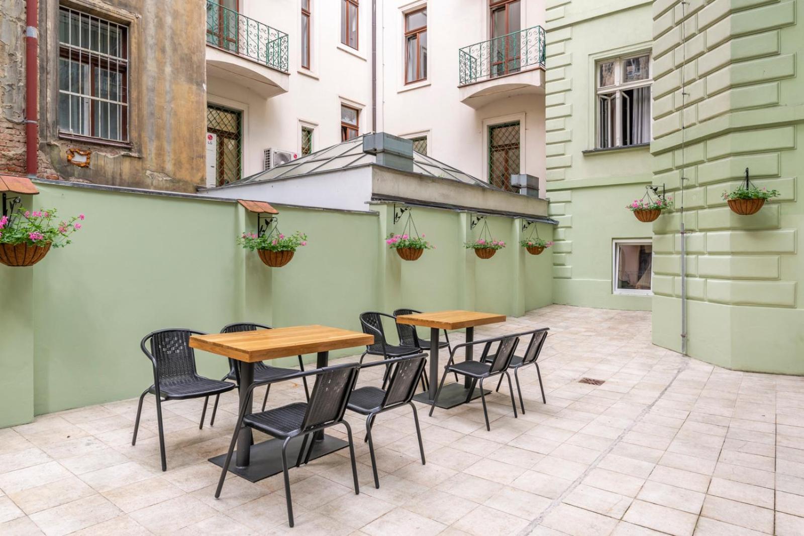 Janáčkovo Nábřeží 19 - Riverside Apart-hotel Praga