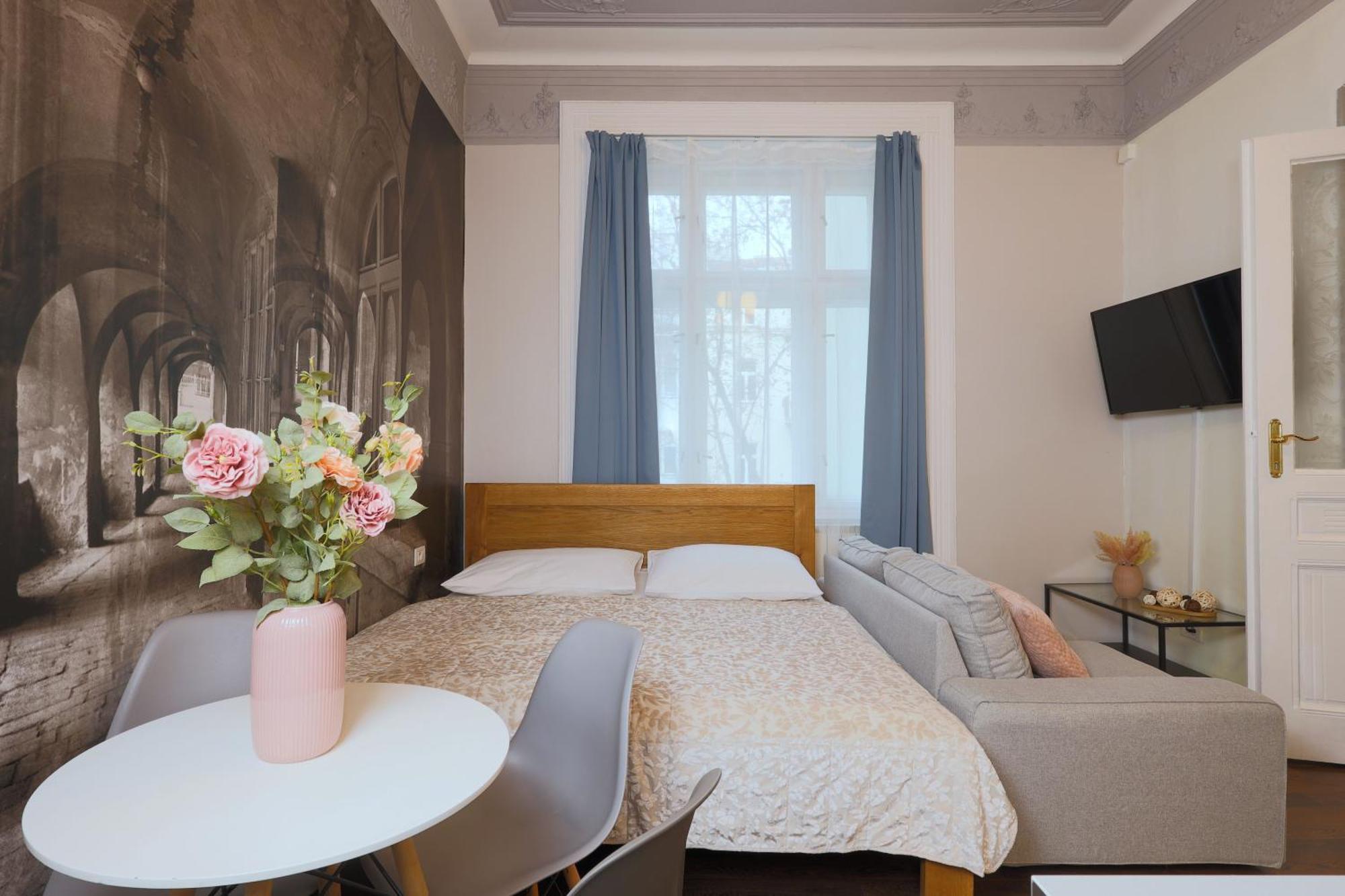 Apart-hotel Janáčkovo Nábřeží 19 - Riverside 4*