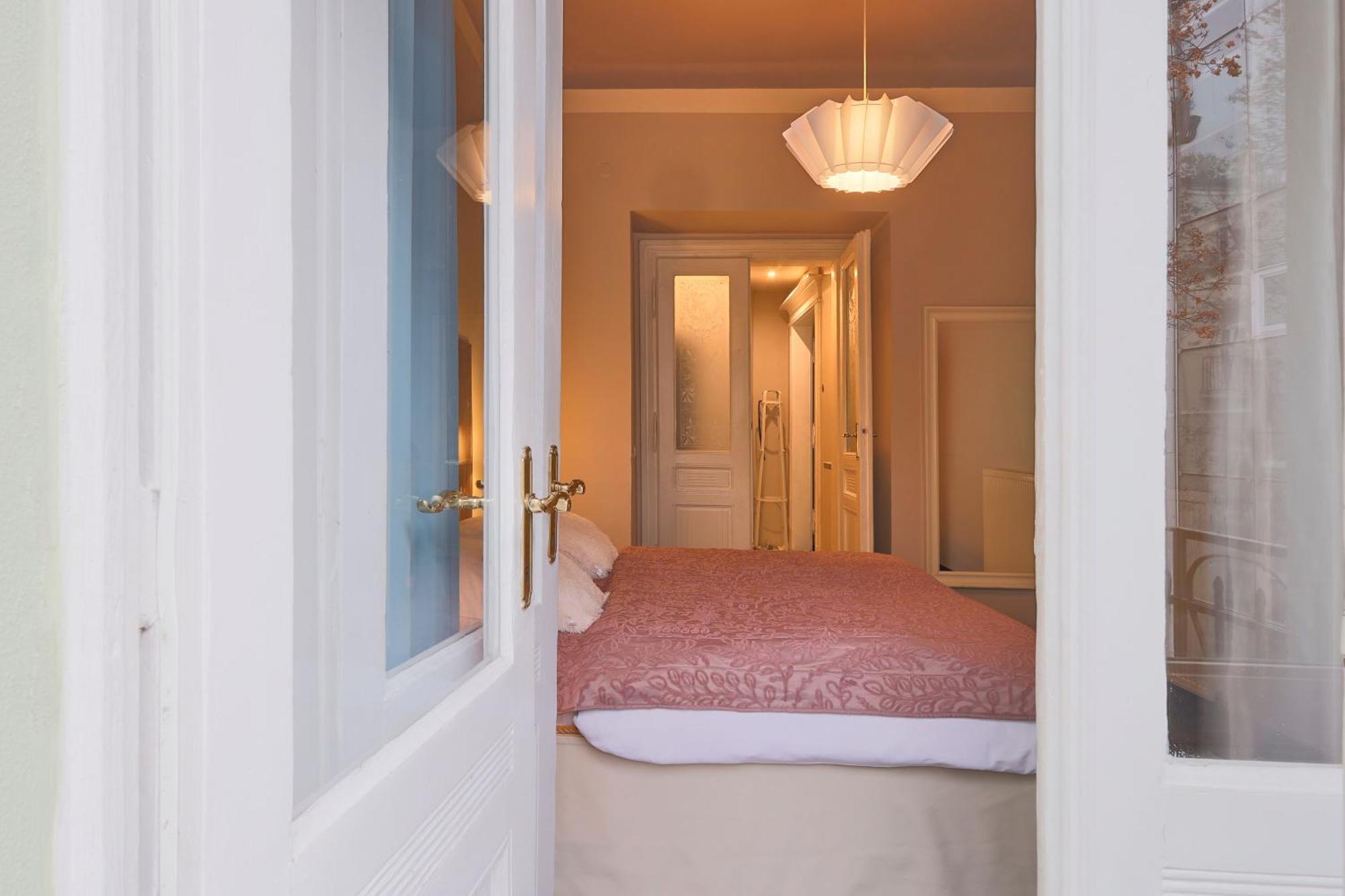 Apart-hotel Janáčkovo Nábřeží 19 - Riverside 4*