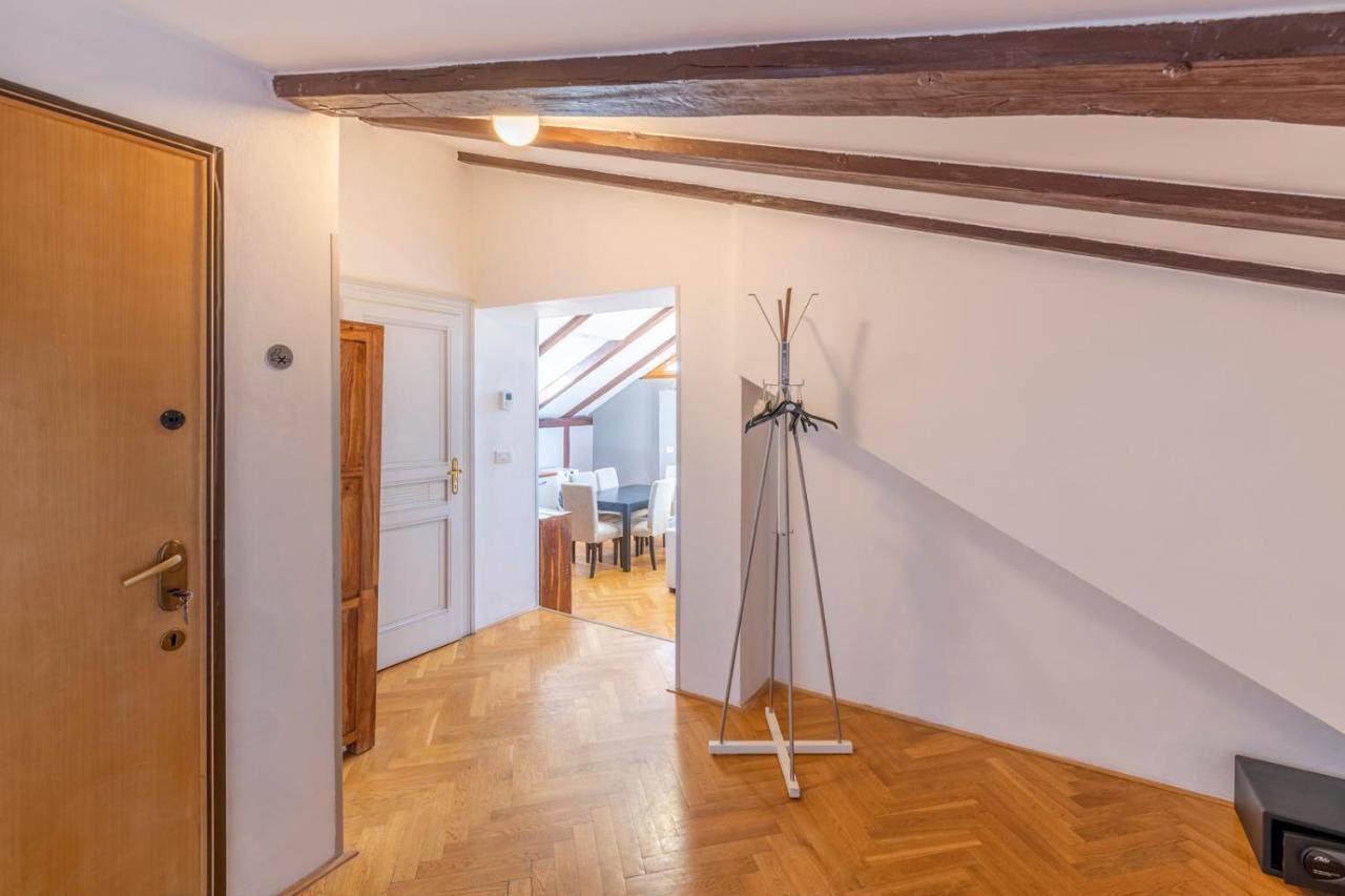 Apart-hotel Janáčkovo Nábřeží 19 - Riverside Praga