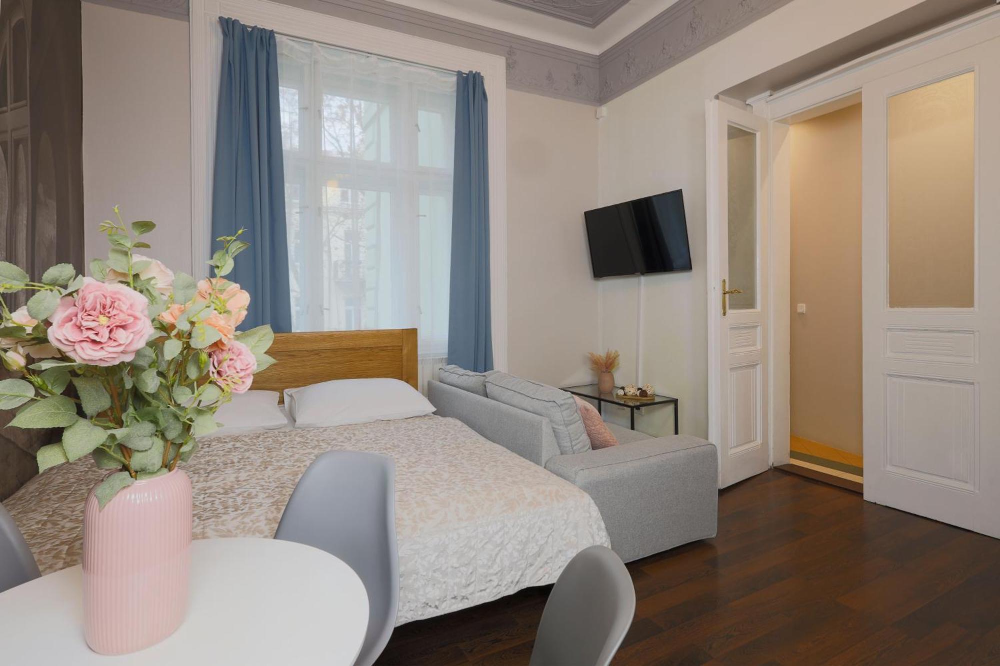 Janáčkovo Nábřeží 19 - Riverside Apart-hotel Praga