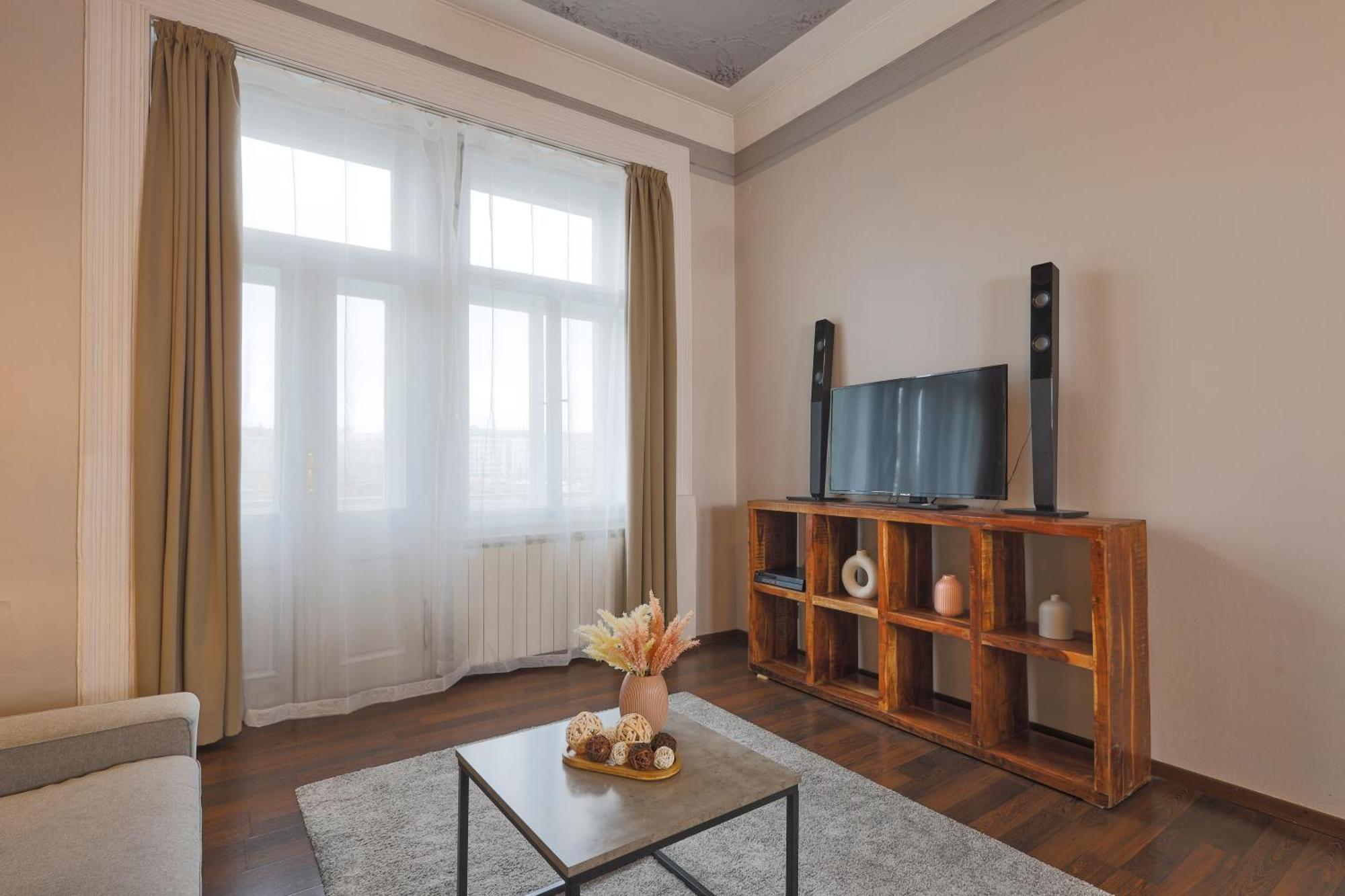 Janáčkovo Nábřeží 19 - Riverside Apart-hotel