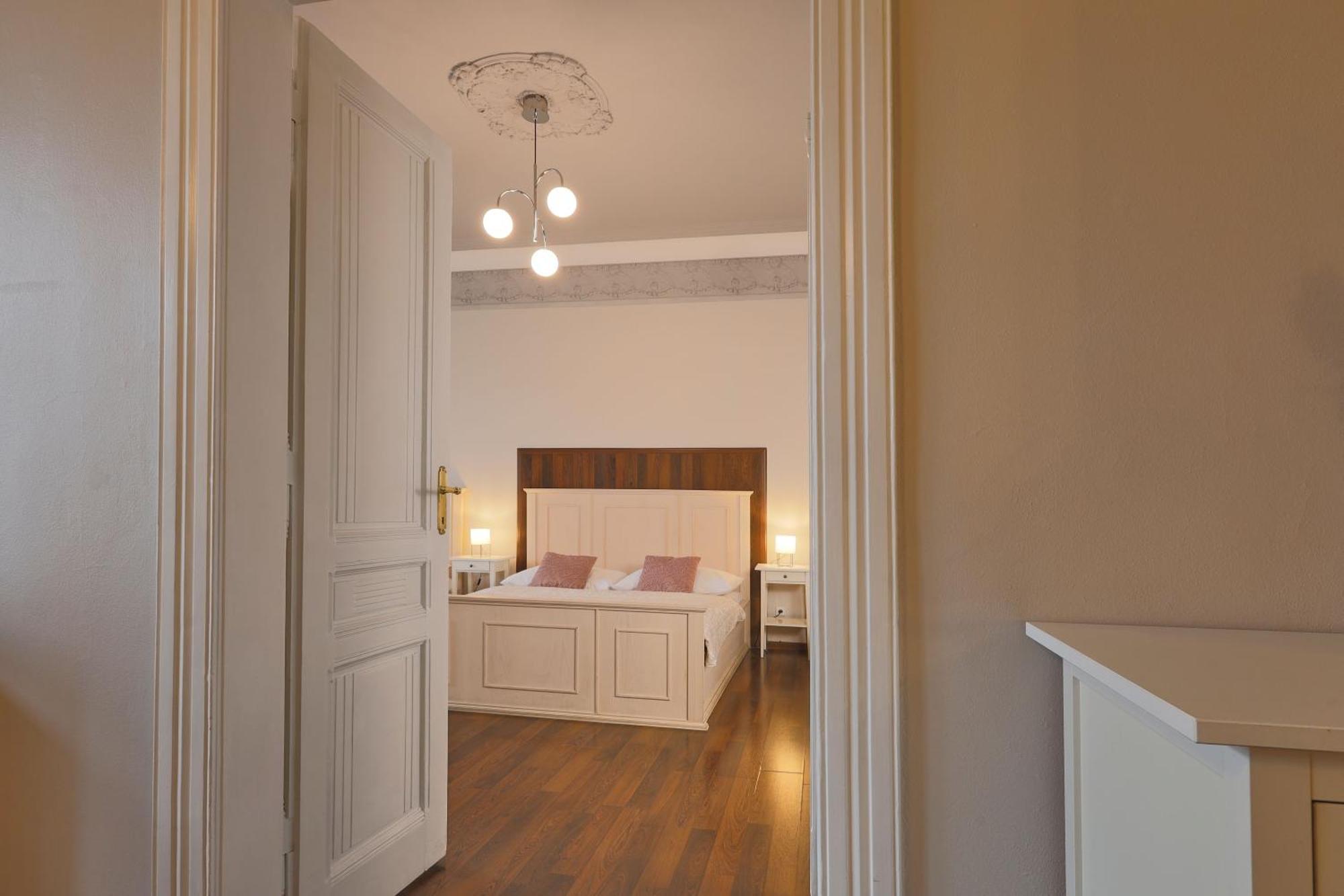 Apart-hotel Janáčkovo Nábřeží 19 - Riverside