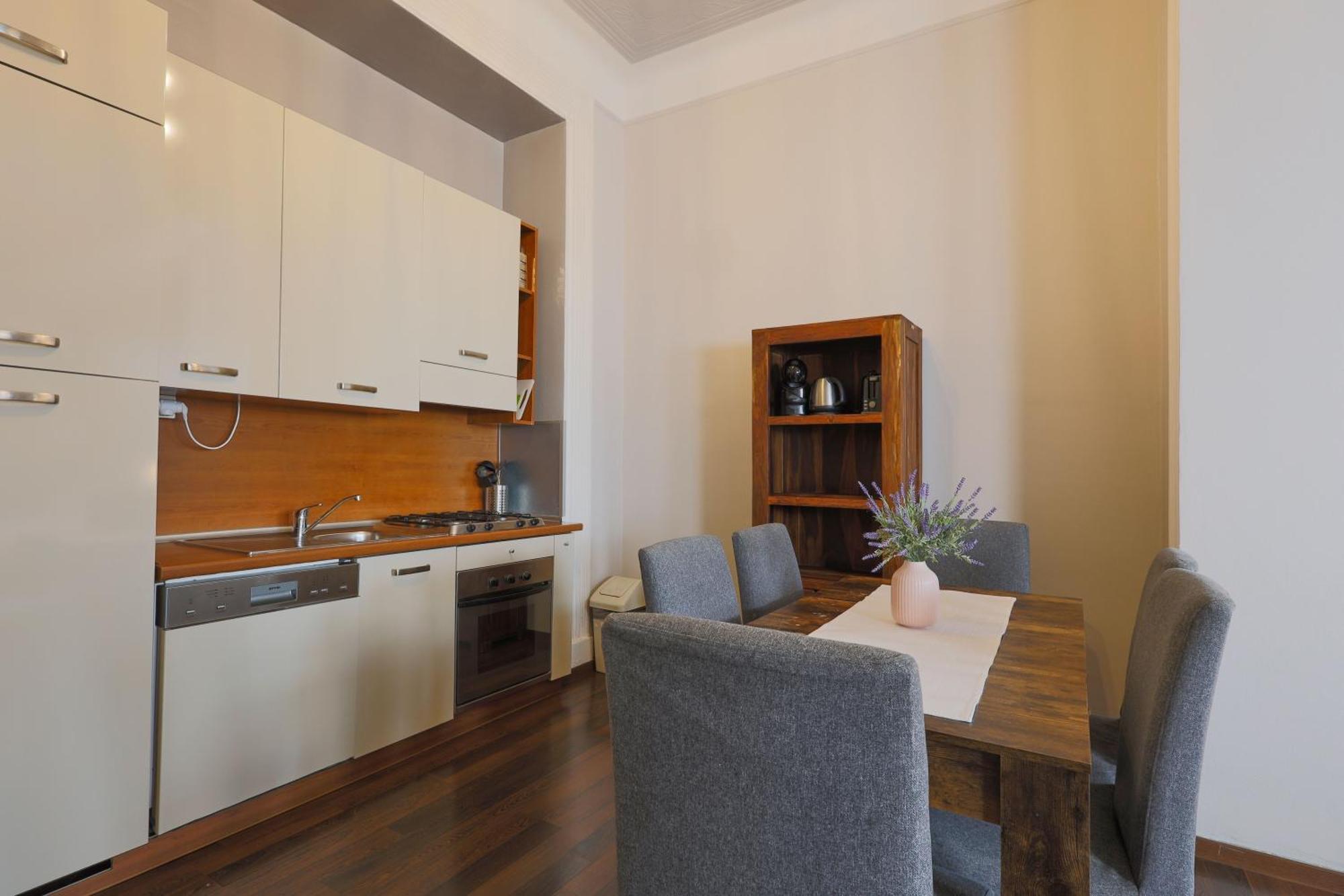 Janáčkovo Nábřeží 19 - Riverside 4*