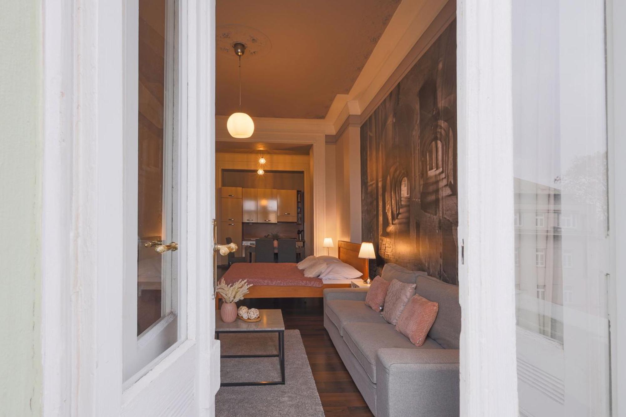 Apart-hotel Janáčkovo Nábřeží 19 - Riverside